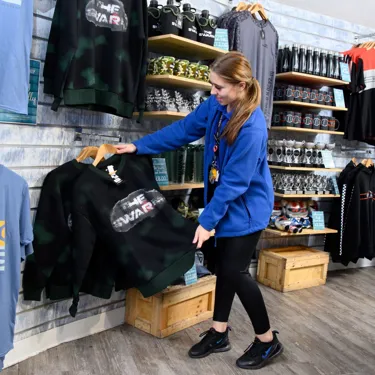 Retail Alice Raines