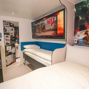 Scrolling Picture The Swarm Website 7X5