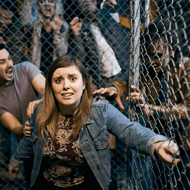 Walking Dead Living Nightmare Halloween Maze Guests Escaping