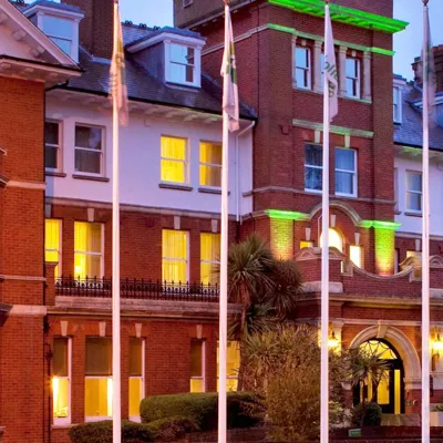 Holiday Inn Farnborough Exterior2