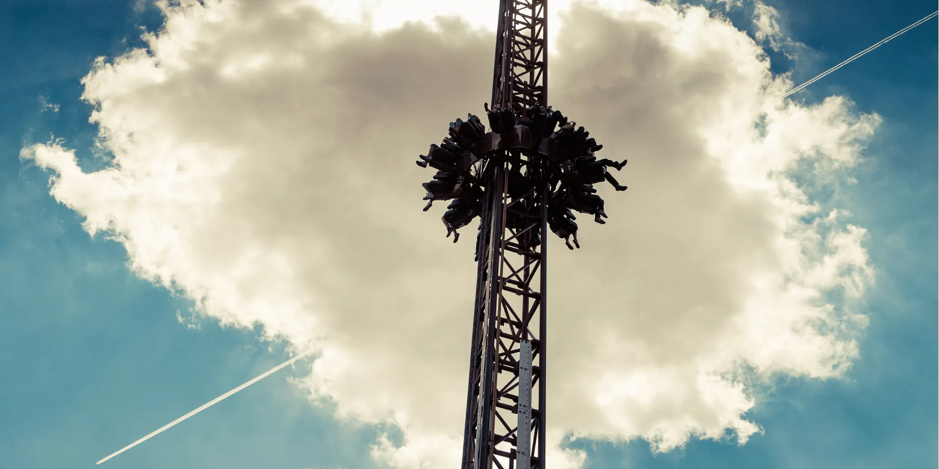 Detonator 100ft Drop Tower Thrill Ride Thorpe Park Resort