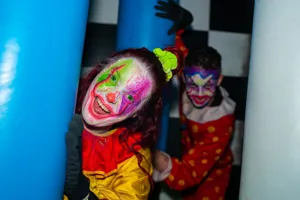 Maze Photos JS 29 Carousel