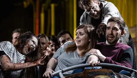 The Walking Dead Rollercoaster , Walkers Attacking Guests