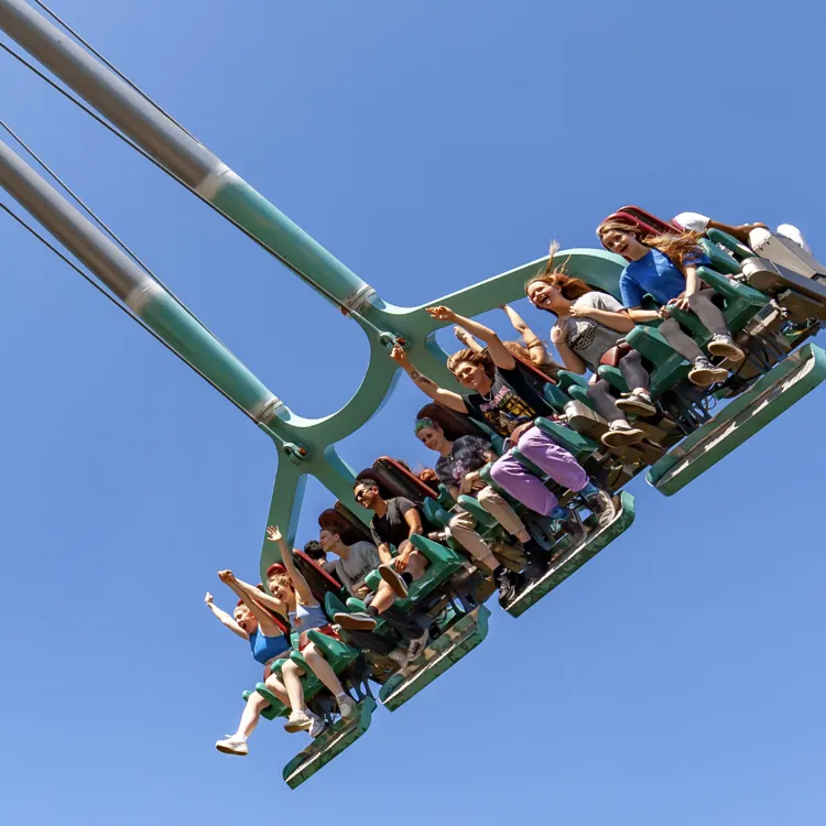Thorpe Ringo Rides Rush | Giant Swing Thrill Ride | Thorpe Park Resort