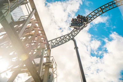 Guests on SAW The Ride - Wide shot with Saw's in