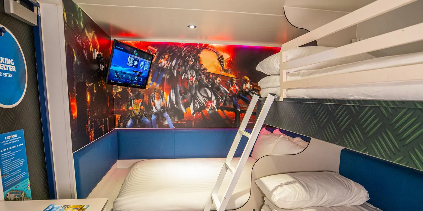 The Swarm Room With Bunk 02 FN 1400X700