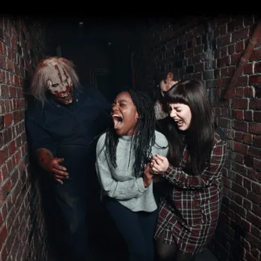Walking Dead Living Nightmare Halloween Maze Walker