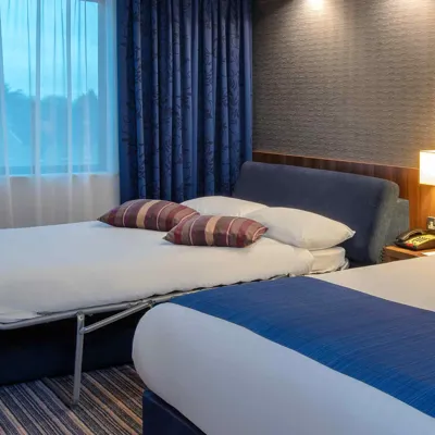 2023 Holiday Inn Express Heathrow T5 D