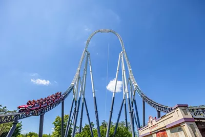 Wide shot of guests after the drop on Stealth